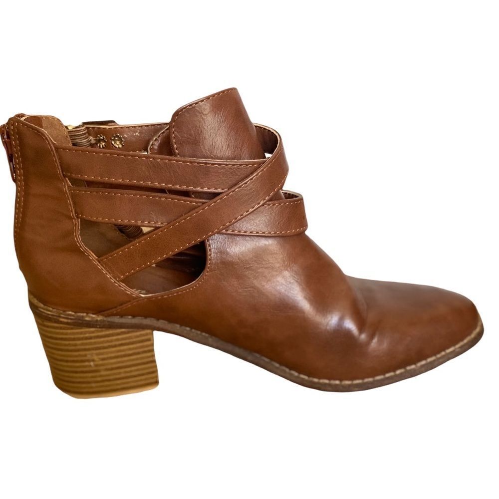 Bata Cross Strap Tan Booties Size 6.5 - Picture 6 of 9